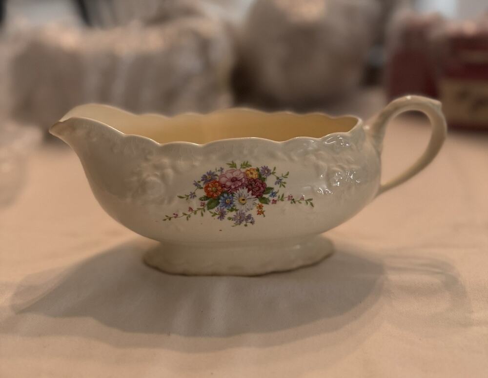 Taylor Smith Taylor Ceramic Gravy Boat Floral Ivory Oval Handles USA 8” X 3”